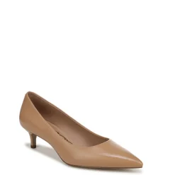 Dori Kitten Pump
